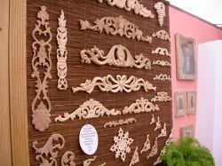 vyrezávané drevené ornamenty